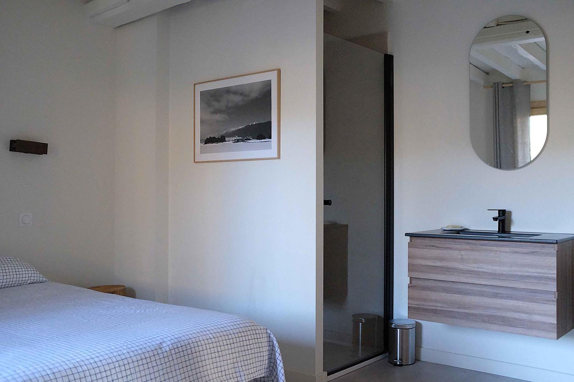 Appartement Avec Vue Et Jardin Formigueres Luaran gambar