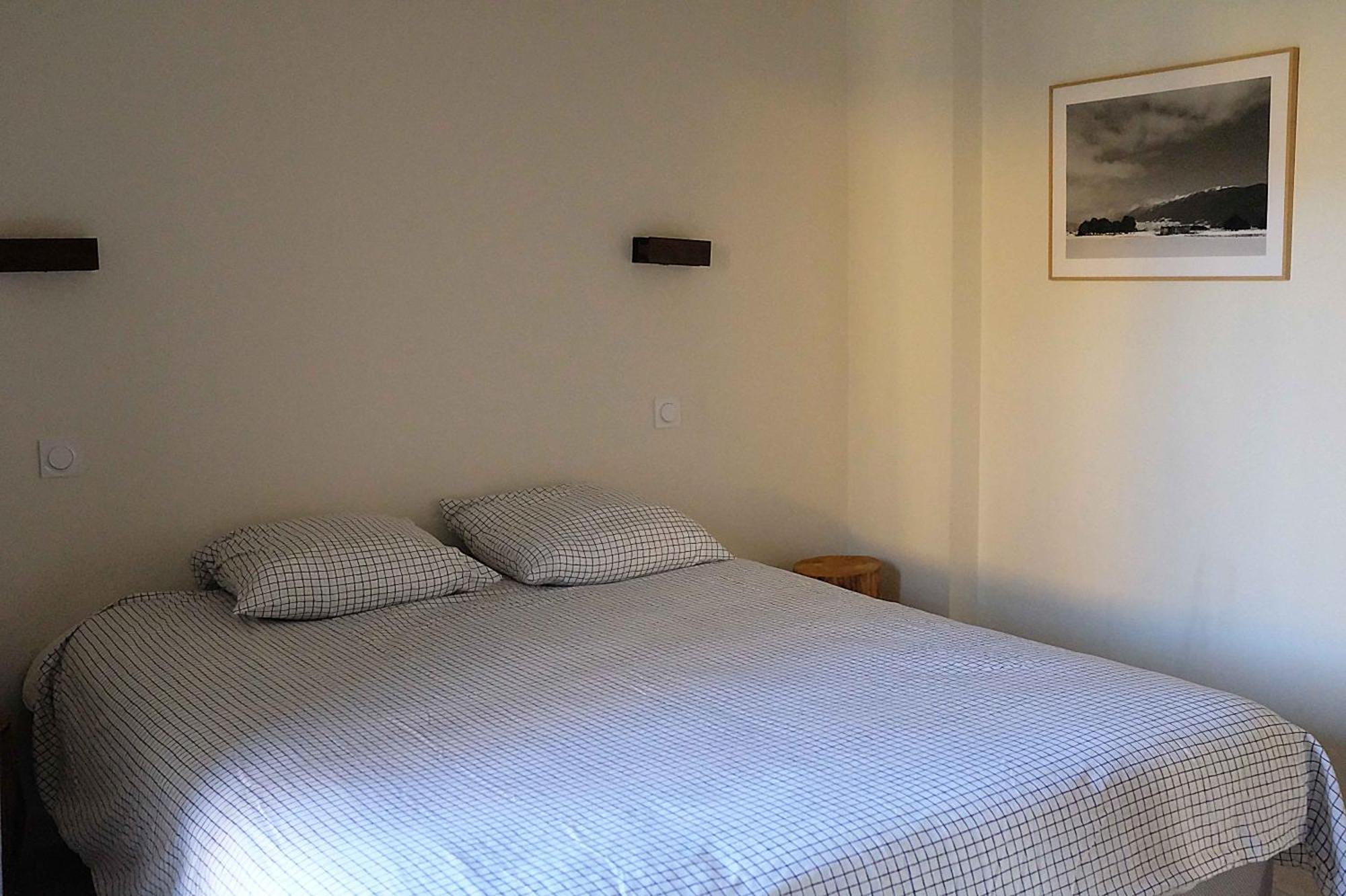 Appartement Avec Vue Et Jardin Formigueres Luaran gambar