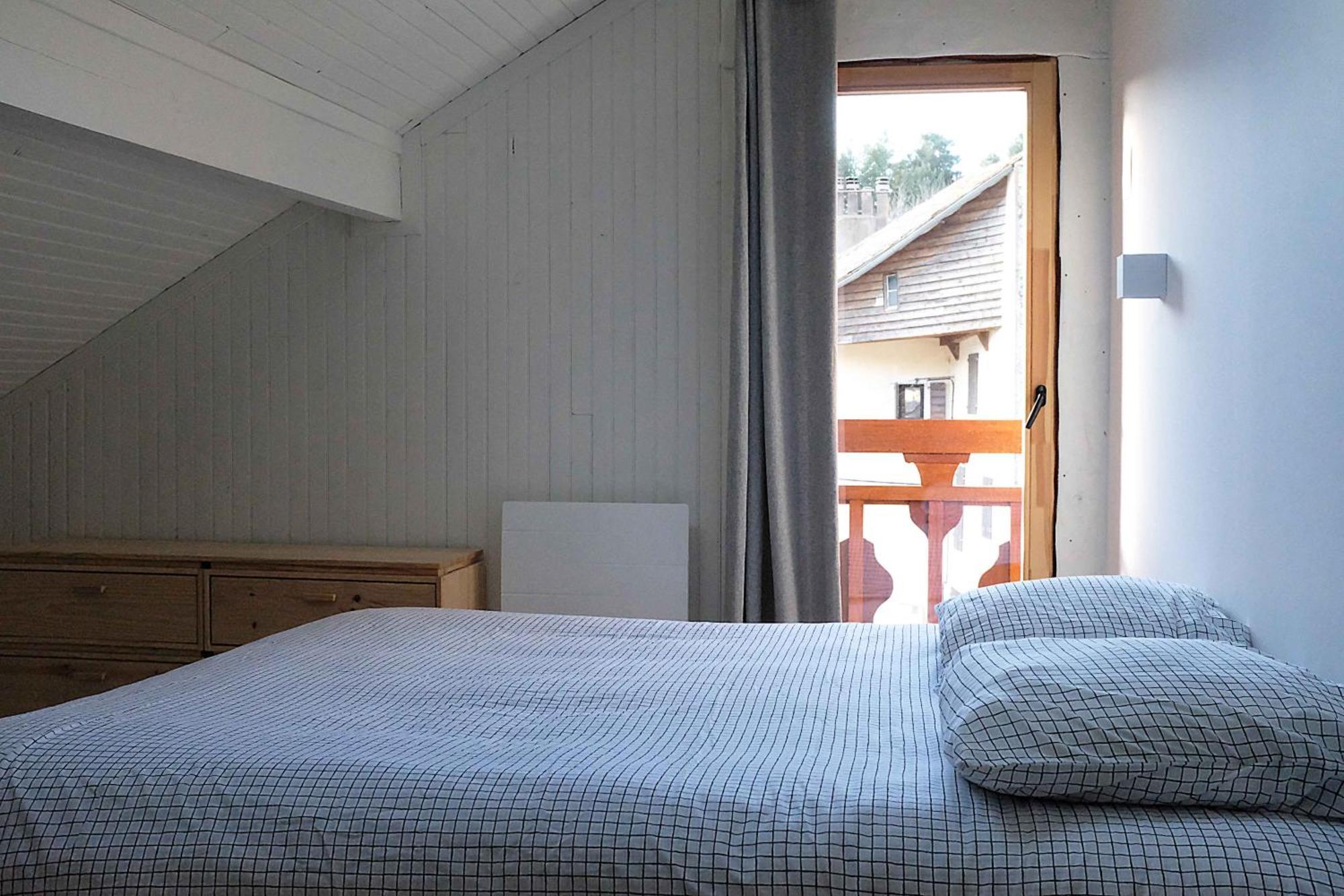Appartement Avec Vue Et Jardin Formigueres Luaran gambar